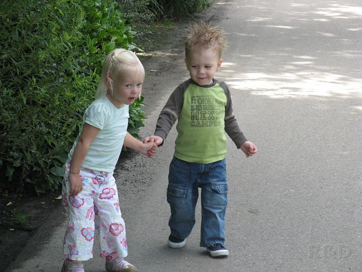 Imme 4 augustus 2008 (57) Blijdorp met Fenne en Tom.JPG